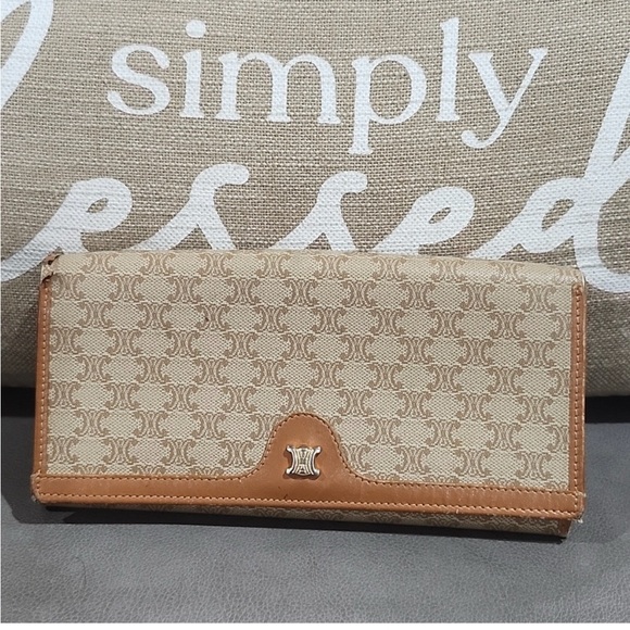 Celine Vintage Crossbody w/ preloved matching wallet. Tan/Cream w/gold accents - Picture 9 of 16